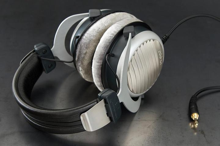 Produktbild Beyerdynamic Over-Ear-Stereo Kopfhörer DT 990 Edition (Kabelgebunden)