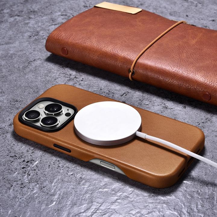 Immagine prodotto iCarer iPhone 16 - Oil Wax Premium Magsafe Backcase, Hellbraun (Apple iPhone 16)