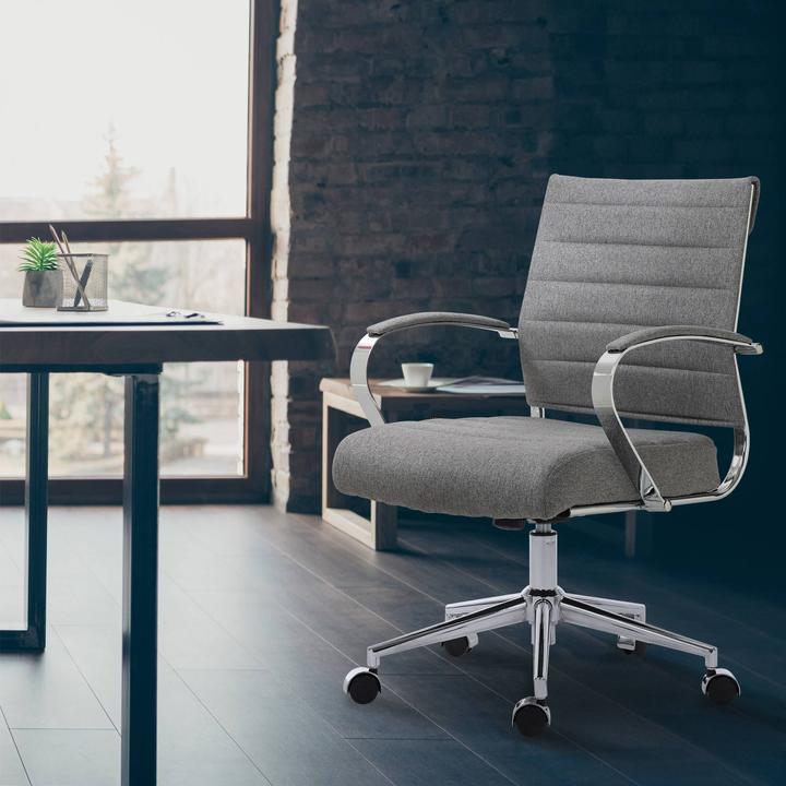Actual product image CLP Oakland office chair, height-adjustable and swivelling