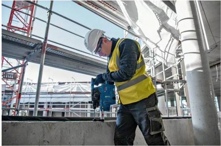 Produktbild Bosch Professional GBH 18V-24 C (solo. L) (Akkubetrieb)