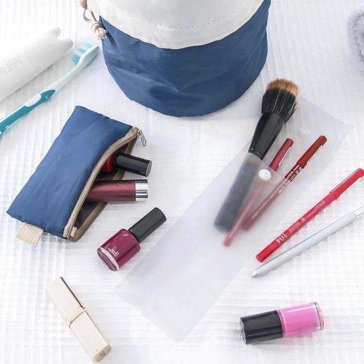 Actual product image InnovaGoods Travel bag for cosmetics (Manicure set)