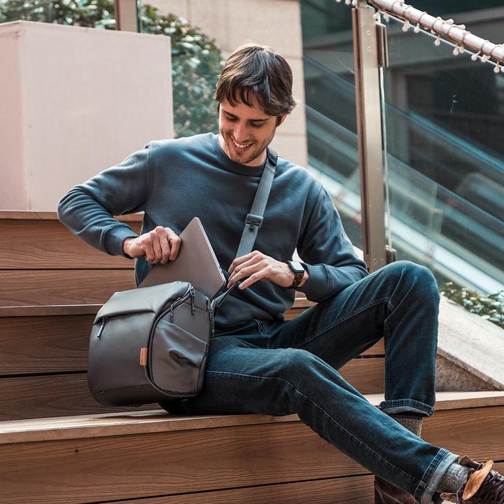 Actual product image Pgytech Camera Bag OneGo 10L Grey (Camera shoulder bag, 10 l)