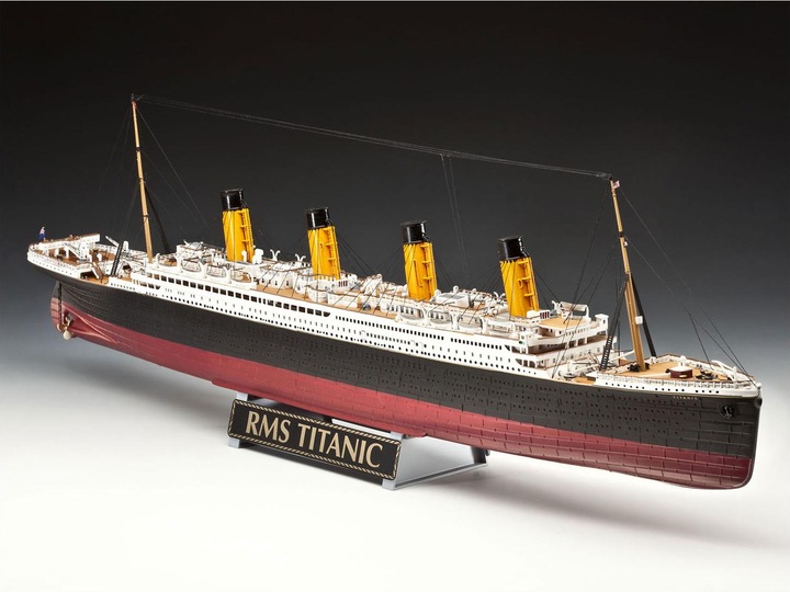 Produktbild Revell Geschenkset 100 Jahre Titanic