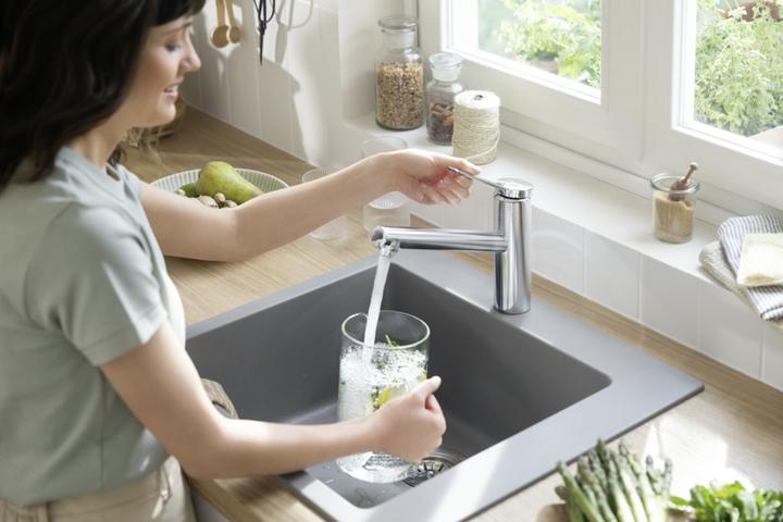 Actual product image hansgrohe Kitchen mixer with single-lever mixer Zesis M33 black 74802670