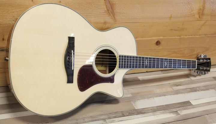 Immagine prodotto Eastman Guitars Eastman AC322CE (Chitarra occidentale, Fianchi e fondo in mogano, manico in tre pezzi in mogano, Piano in abete Sitka massiccio, Tastiera in ebano)