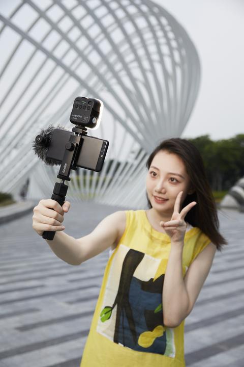 Actual product image Godox Vlogging Kit VK2-AX Mit 3.5 mm Anschluss