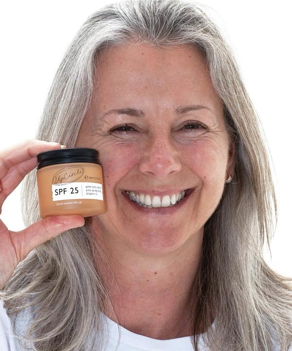 Actual product image UpCircle SPF 25 with Raspberry Seed Oil (Suntan cream, SPF 25, 60 ml, 60 g)