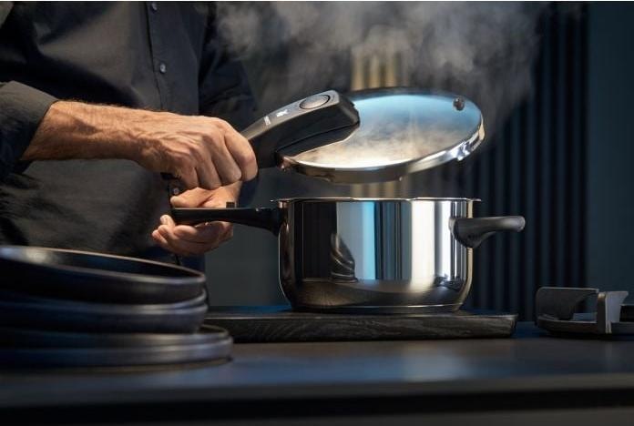 Actual product image WMF Pressure cooker (22 cm, Steam cooker, Stainless steel)