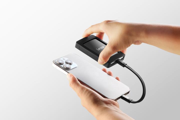 Actual product image Lexar SL500 with MagSafe Sleeve (4 TB)