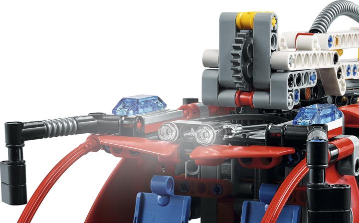 Actual product image LEGO Technic airport fire engine (42068, LEGO Technic)