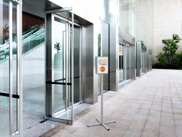 Productafbeelding Durable INFO STAND BUITEN A4 Vloer display DIN A4 638 mm x 1348 mm x 638 mm 1 (A4)