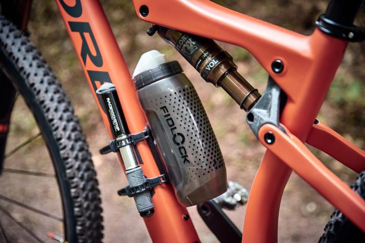 Actual product image Fidlock Drinking bottle Bottle 590 + uni base Grey (0.59 l)