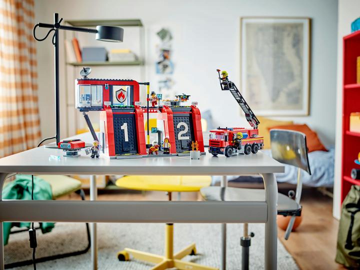 Image du produit LEGO 60414 Caserne de pompiers avec véhicule à échelle pivotante (60414, LEGO City)