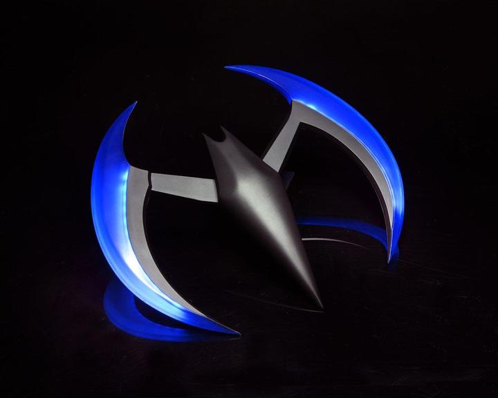 Actual product image Neca Batman Beyond : Batarang Blue Replica