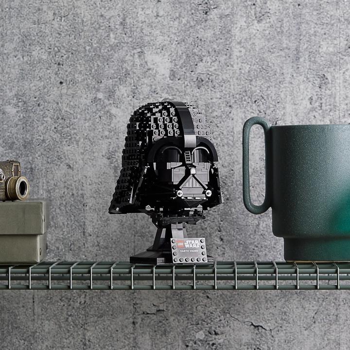 Actual product image LEGO Darth Vader Helmet (75304, LEGO Star Wars)