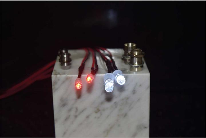 Produktbild Absima LED Set weiss/rot mit Aluminium Halterung