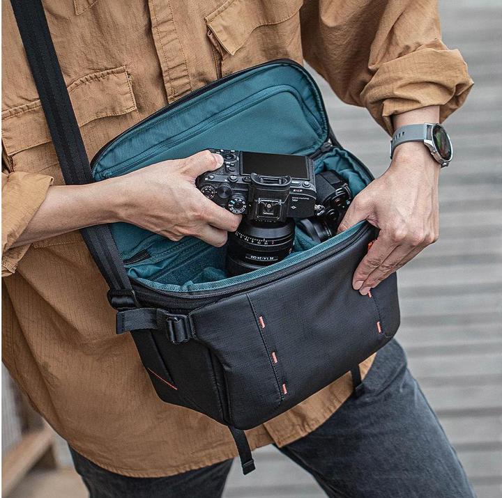 Actual product image Pgytech OneMo Sling (Camera shoulder bag, 11 l)