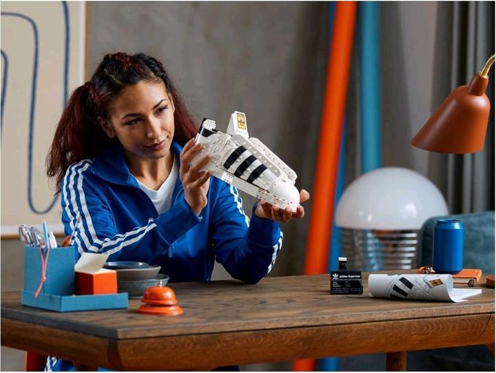 Produktbild LEGO Adidas Originals Superstar (10282, LEGO Icons)