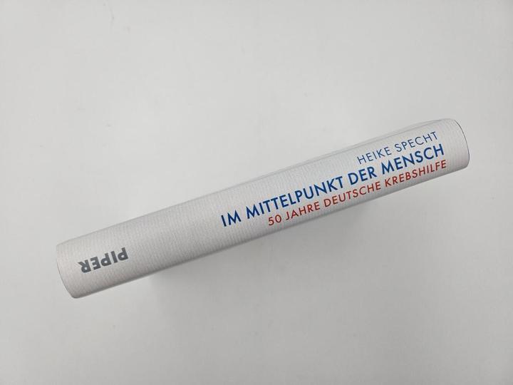 Image du produit Im Mittelpunkt der Mensch – 50 Jahre Deutsche Krebshilfe (Allemand, Aide allemande contre le cancer, Pic de Heike, 2024)