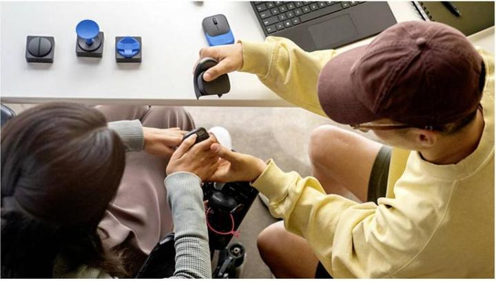 Actual product image Microsoft Surface Adaptive Mouse for business (Cable, Wireless)