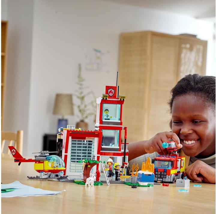 Produktbild LEGO Feuerwache (60320, LEGO City)