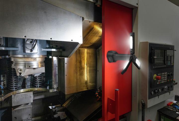 Produktbild Ansmann Arbeitsleuchte Triohead 7000R inkl. Tripod wiederaufladbar (7000 lm)
