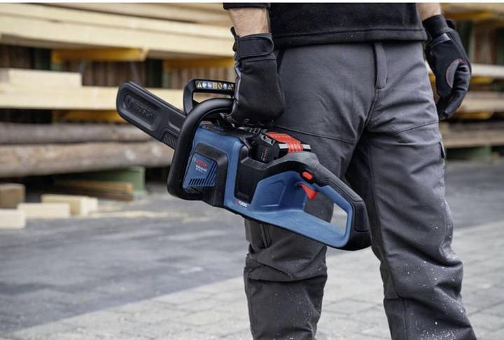 Produktbild Bosch Hausgeräte GKE 18V-40 (Akku Kettensäge)