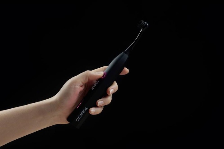 Actual product image Curaprox Hydrosonic Black is White (Sonic toothbrush)