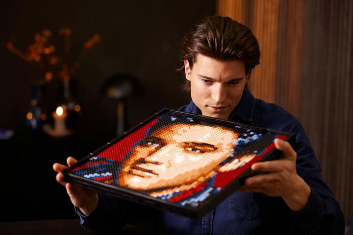 Produktbild LEGO Elvis Presley - The King (31204, LEGO Seltene Sets)