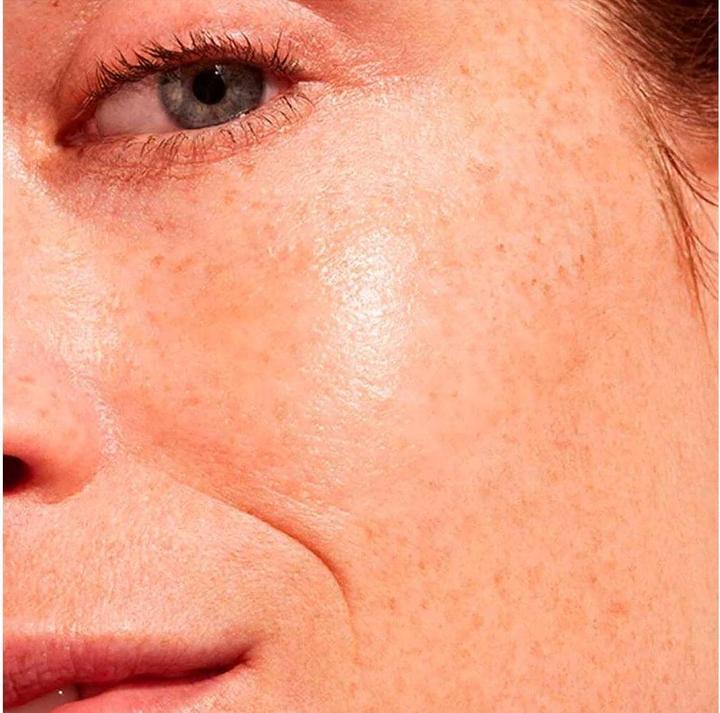 Actual product image Clarins Stick Solaire Invisible (Sun stick, SPF 50, 17 g)