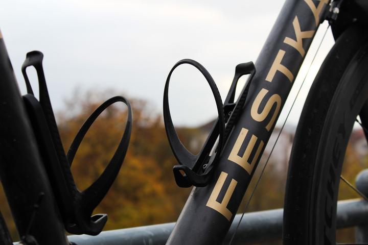 Productafbeelding NG Sports Thymeen ReCycle Flaschenhalter, Nylon + Carbon, ultralight, black matte