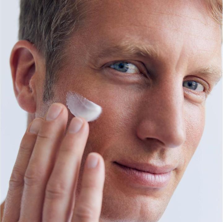 Produktbild NIVEA MEN Geschenkset Sensitive Care (Körperpflegeset)