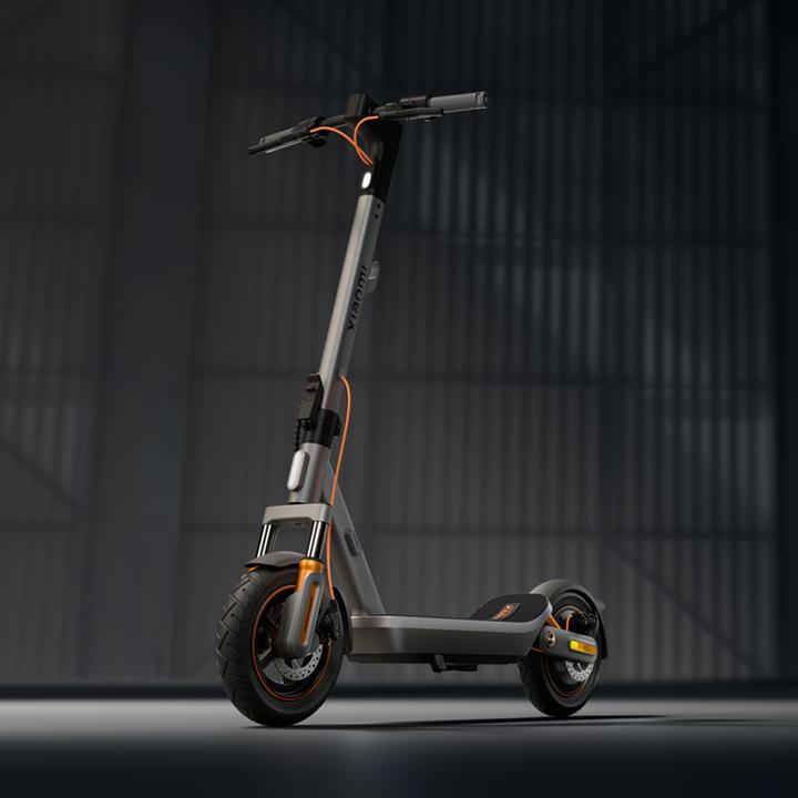 Actual product image Xiaomi Electric Scooter 6 Max Swiss Edition (20 km/h, 70 km, 450 W)