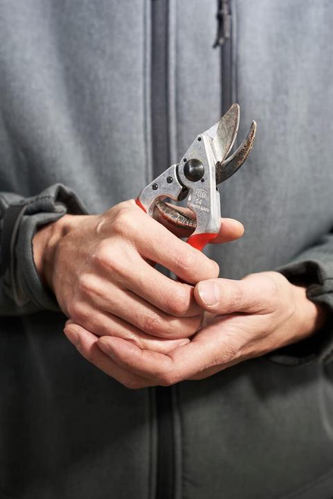 Produktbild Felco 14 Bypass Gartenschere für kleine Hände, für Rechtshänder