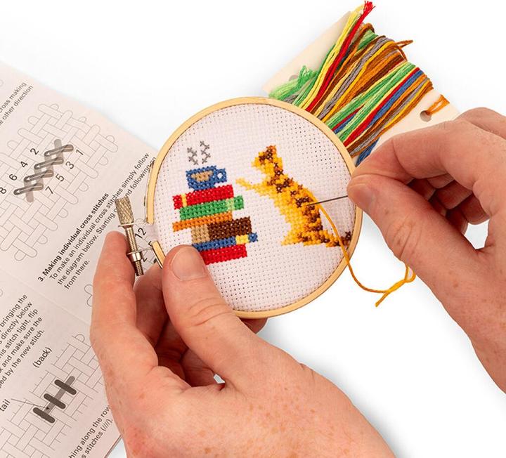 Image du produit Kikkerland - Cat Mini Cross Stitch Embroidery - (GG269)