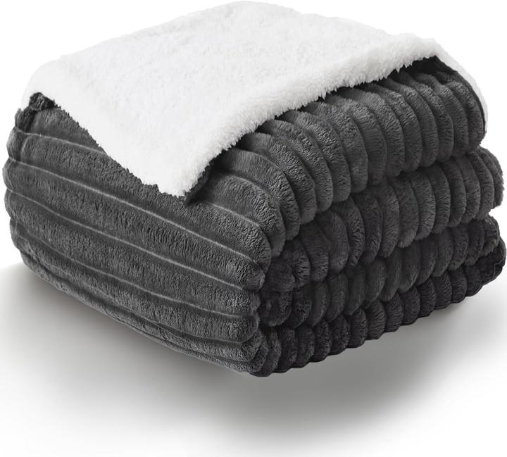 Produktbild Wave Sherpa Kuscheldecke, 220 x 240 cm