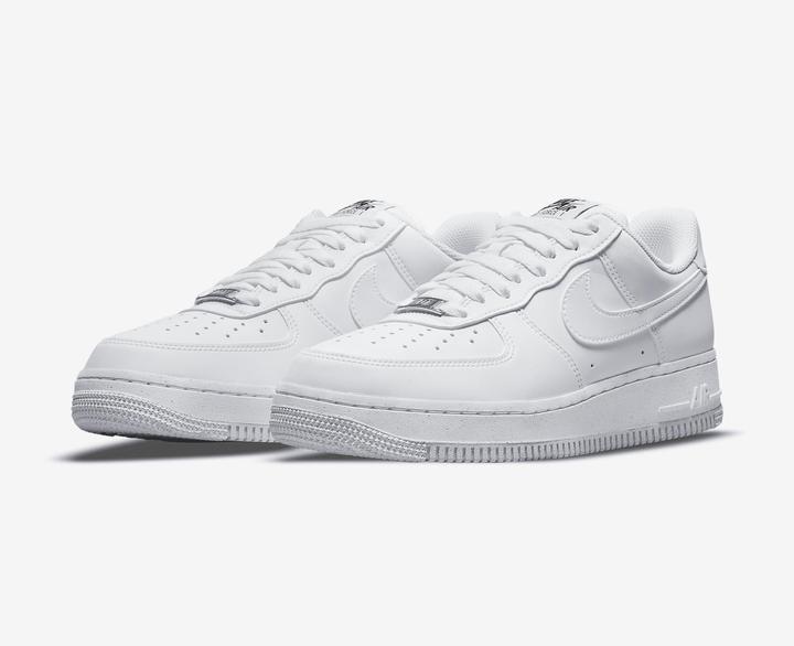 Produktbild Nike AIR FORCE 1 07 DAMEN (42)