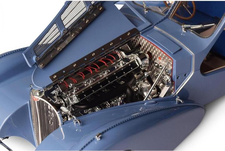 Actual product image 1:8 IXO Bugatti 57 SC