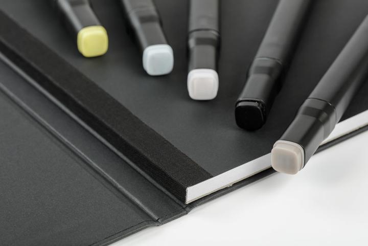 Produktbild Clairefontaine Doppelseitiges Layout-Skizzenbuch, 25 Blatt 11x22cm 220g - Schwarz (Kein Einband)