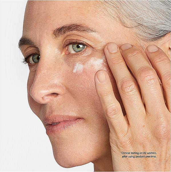 Immagine prodotto Clinique Smart Clinical Repair Wrinkle Correcting Eye Cream (Crema per la cura degli occhi, 30 ml, Giorno + Notte)