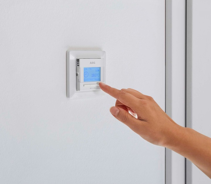 Actual product image AEG Haustechnik FRTD 903 TC Floor and room temperature controller, touchscreen with colour display, weekly
