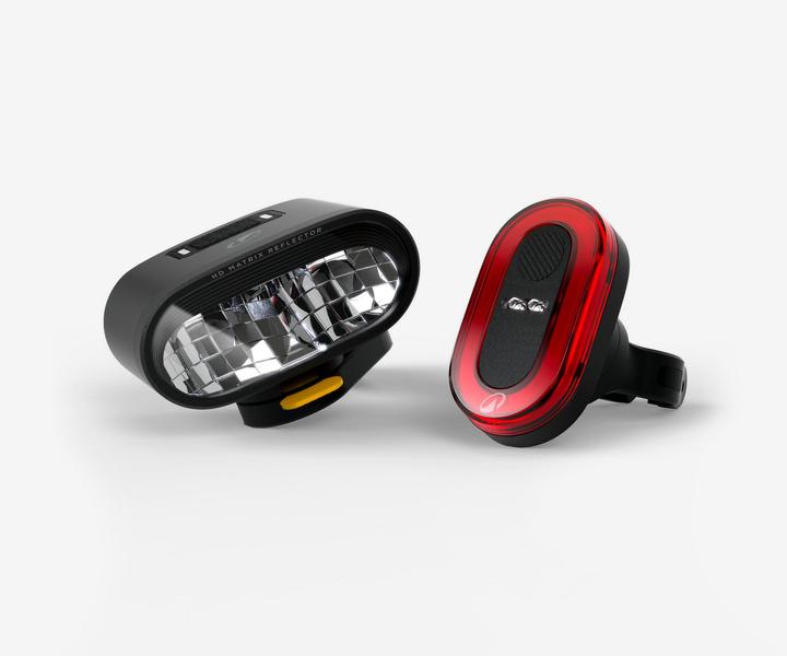 Produktbild Decathlon Fahrradbeleuchtung Set Front-/Rücklicht ST930 USB Bremssensor (400 lm, 15 lm)