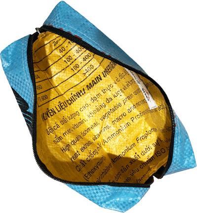 Produktbild Bekos Upcycling – Schreibzeug-Etui aus recycelten Fischfuttersäcke blau