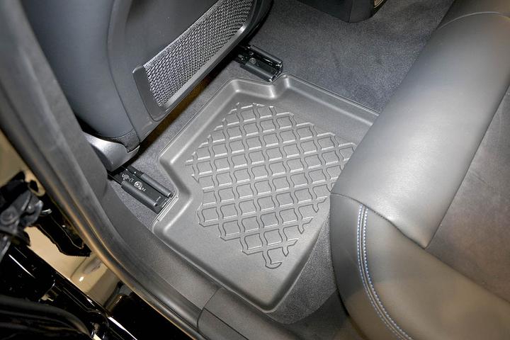 Produktbild Aristar Allwetter Fussmatten für BMW 3er / X-Drive / X-Drive Touring / Plug-in Hybrid (G20, G21,G80) ab 03.2 (1 Set à 3 Fussmatten)