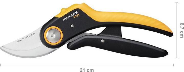 Actual product image Fiskars Plus PowerLever Bypass Secateurs P721