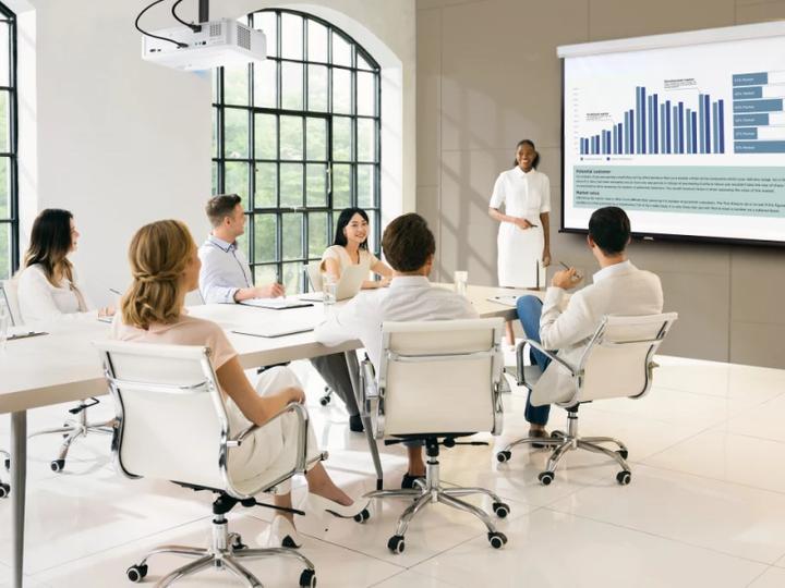 Actual product image Viewsonic LS610WH Beamer WXGA 3000000:1 contrast LED light source TR1.37-1.64 1.2x zoom HDMI x2 10W (WXGA, 4000 lm, 1.37 - 1.64:1)