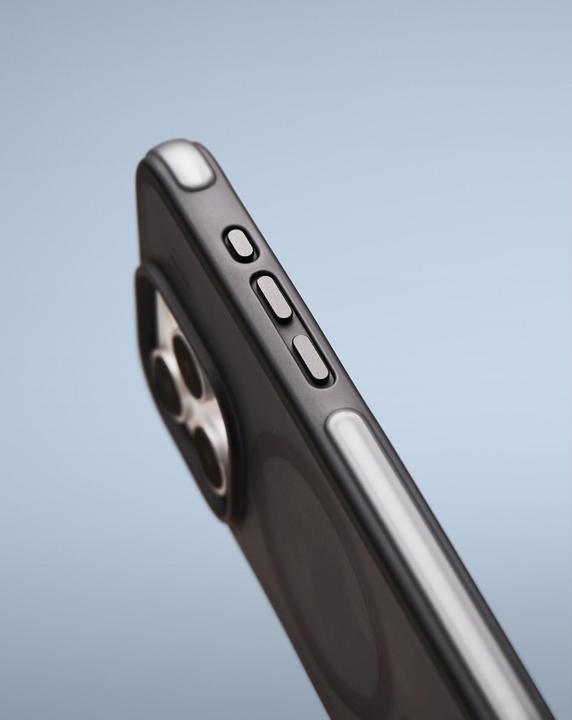 Actual product image iDeal Of Sweden Magsafe Rugged-Cover Black (Apple iPhone 16 Pro)