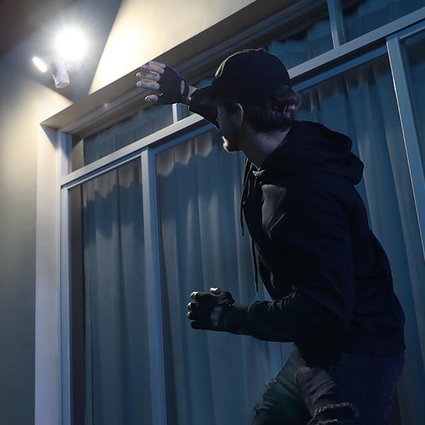 Produktbild eufy Floodlight Cam 2 (2048 x 1080 Pixel)