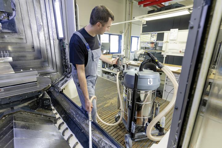 Actual product image Kärcher Professional Industrial Vacuum Cleaner IVR-L 100/24-2 Tc Me Dp (Wet dry vacuum cleaner)