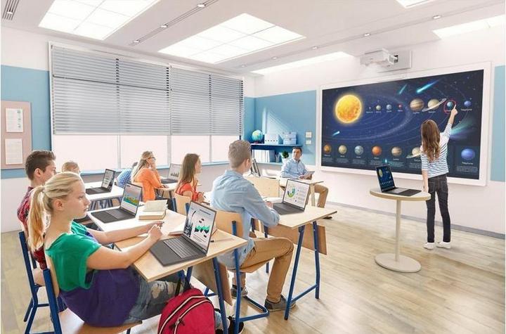 Actual product image Epson EB-775F (Full HD, 4100 lm, 0.25 - 0.35:1)